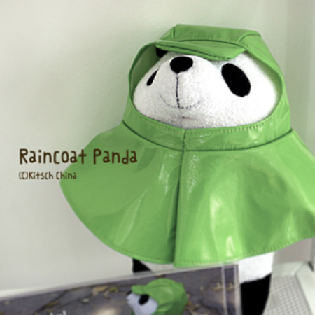 KITSCHパンダのぬいぐるみ　レインコート
